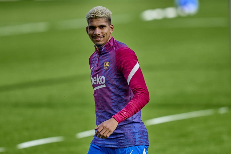 华体会体育登录入口-阿劳霍：裁判没吹哨比赛就要继续 我现在感觉身体很好&amp;很有自信